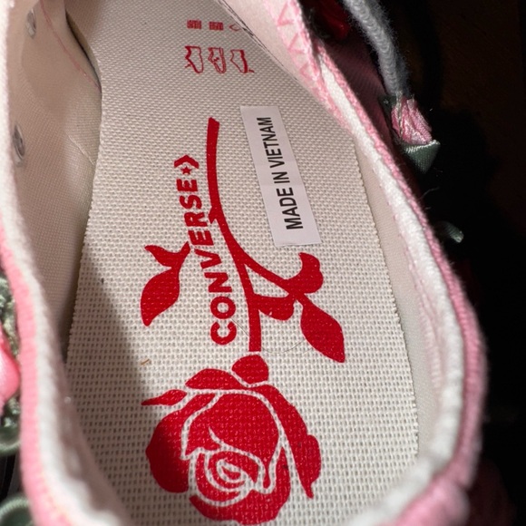 Converse Valentine Pink Sneakers with Floral accents. Women Size 7 - Picture 11 of 14